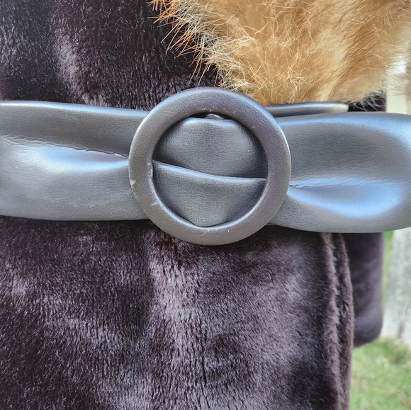 1970s Red Fox Fur Trimmed Coat with Belt - Picture 3 of 15